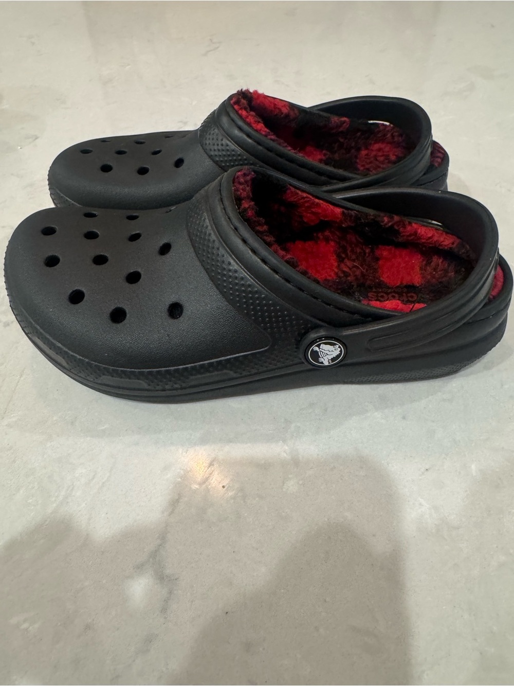 CROCS Kids Black Clog with Red Plush Lining Size J 2